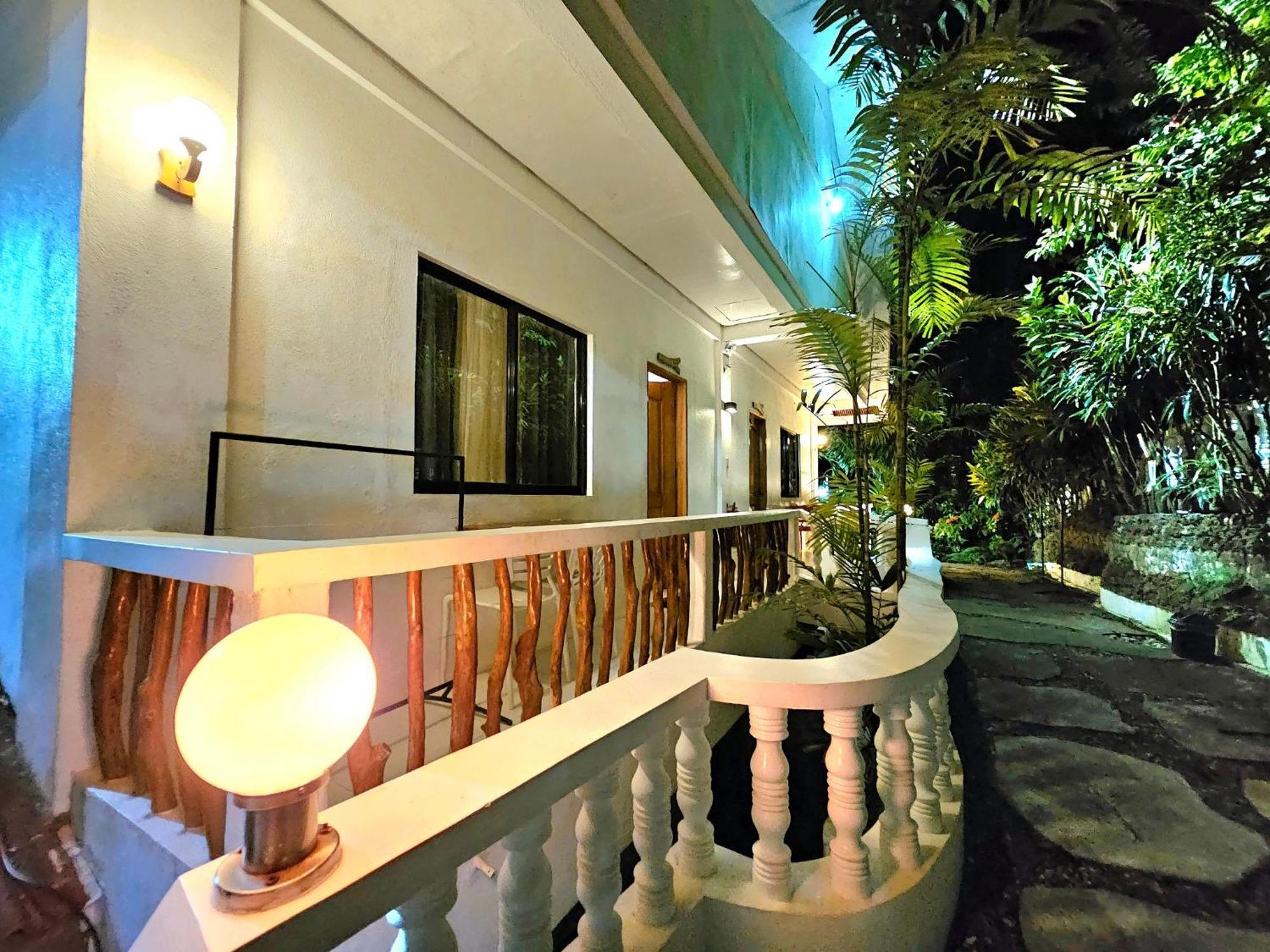 Manoc-Manoc Cocoloco Beach Resort מראה חיצוני תמונה